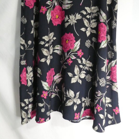 VAN HEUSSEN | size 12 | Black Floral Skirt | Zip - Hook and Eye Back Closure - Picture 6 of 15